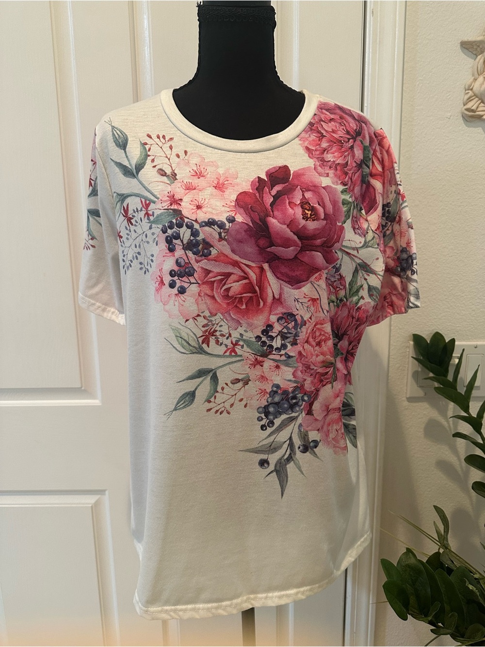 Floral Print Short Sleeve Women's Top - White with Pink Blooms